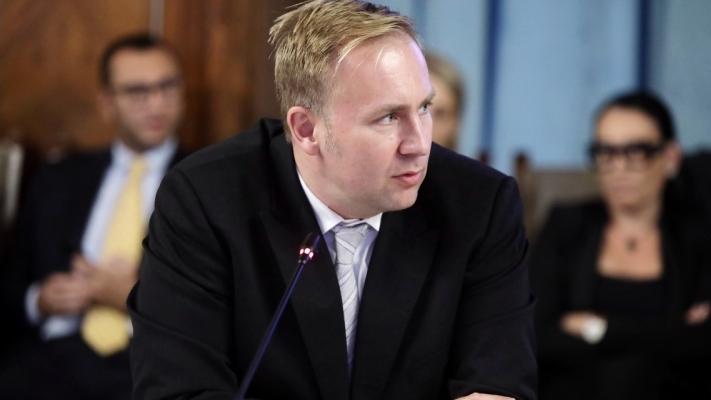 Ministrul care a lăsat 13.000 de euro pe lună ca să vină în Guvern 629953