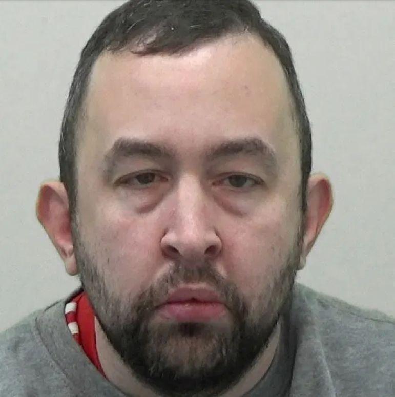 Un pedofil costumat în Moș Crăciun a pus pe jar un oraș întreg! E incredibil ce făcea bărbatul pentru a-i păcăli pe cei mici 630119