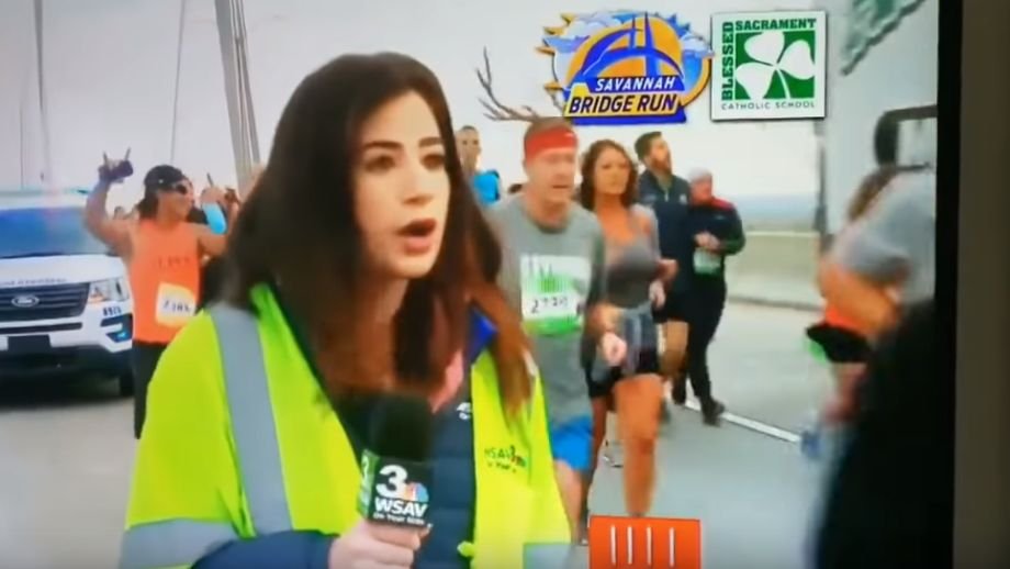 O jurnalistă celebră, pălmuită peste fund în timpul unui maraton! Gestul bărbatului a scandalizat pe toată lumea - VIDEO