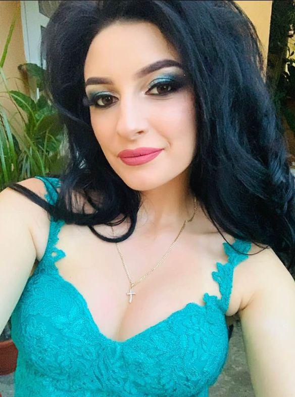 Mălina-Elena are 22 de ani, este din Botoșani și este de o frumusețe răpitoare. Doar că toți își fac cruce când le spune cu ce se ocupă! E imposibil așa ceva! (FOTO) 631061