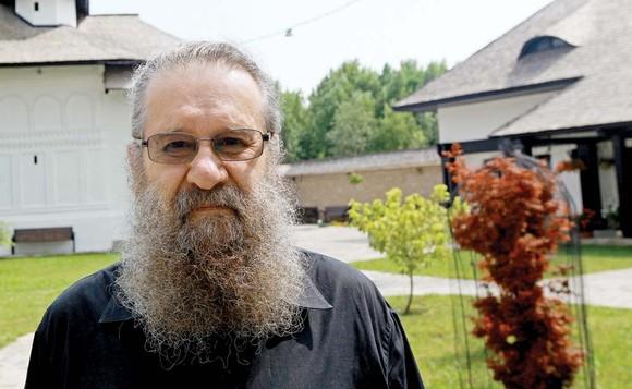 Multă au fost șocați de faptul că Nelu Curcă s-a călugărit. Actorul din serialul "La Bloc" rupe tăcerea și spune tot adevărul - Cum arată acum! 632115