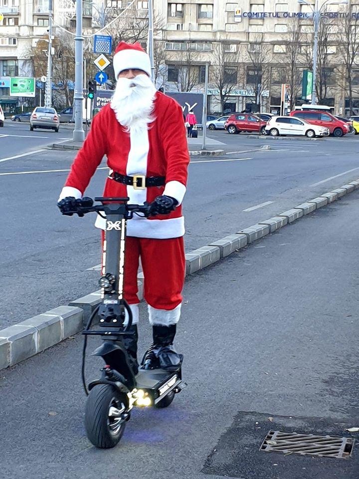 Se afla în centrul Bucureștiului, când a văzut ceva cu totul neașteptat! Ei na, chiar și el s-a adaptat! (FOTO) 632150