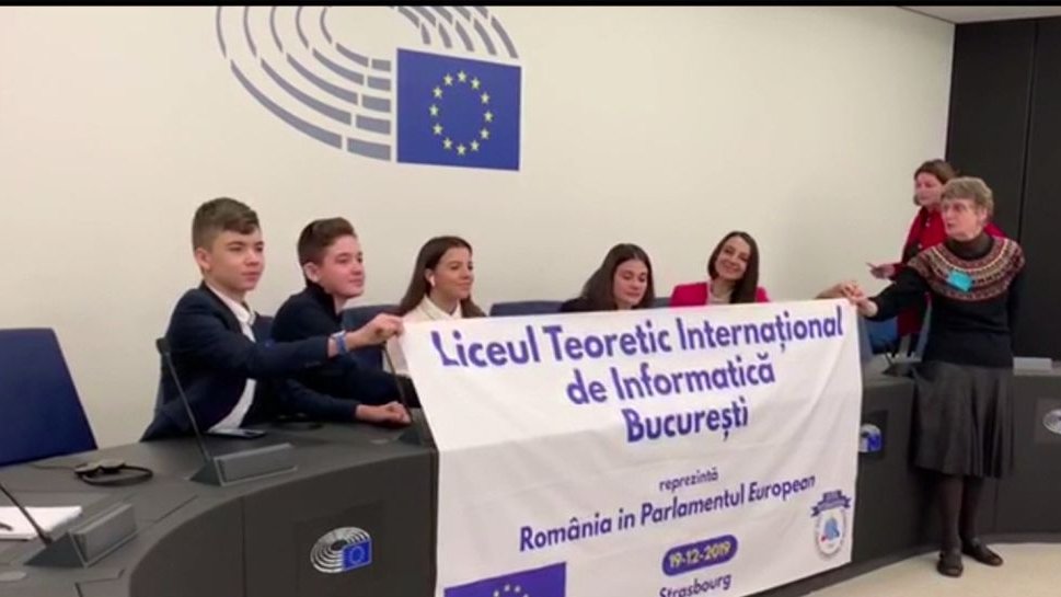 Cinci elevi români au fost premiaţi la Strasbourg, în Parlamentul European