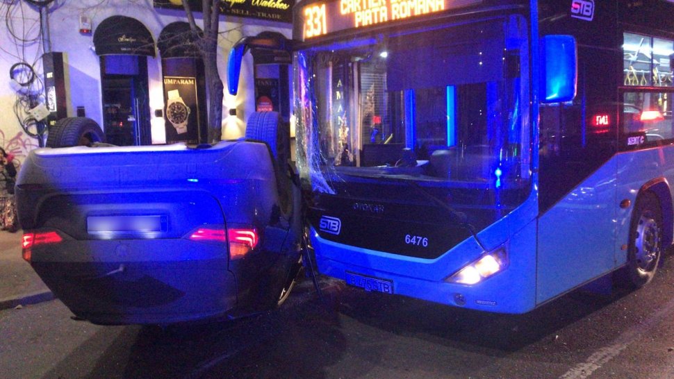 VIDEO. Accident spectaculos în București. Trei persoane, printre care un copil, au ajuns la spital 