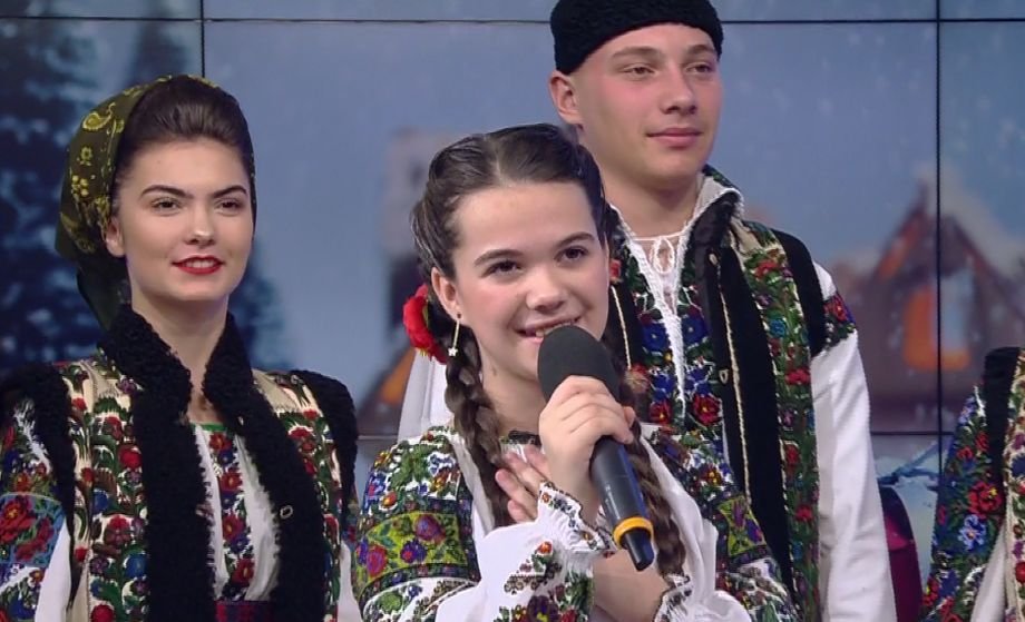 Moment muzical la Antena 3. Georgiana Onuți, iubitoare și păstrătoare de folclor la doar 12 ani