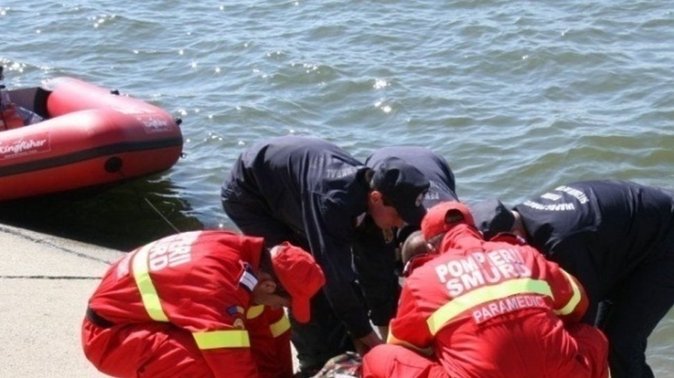 Tânărul de 24 de ani, căutat de echipajele de salvare, a fost găsit înecat în râul Olt