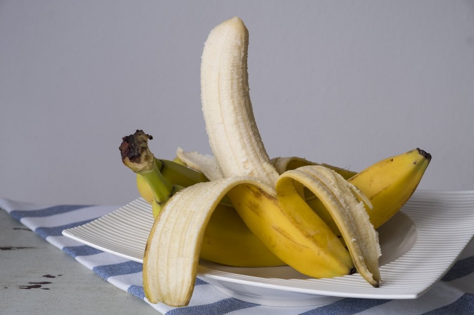 Nu știai asta despre cojile de banană! Iată cele mai importante beneficii pentru frumusețe și sănătate