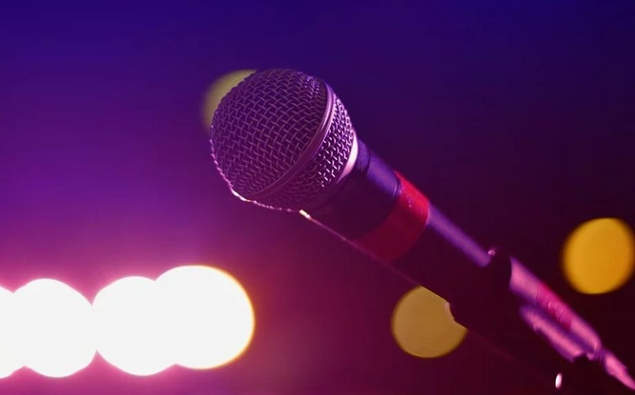 Un cunoscut cântăreț brazilian a murit pe scenă, cu microfonul în mână, în timpul unui concert