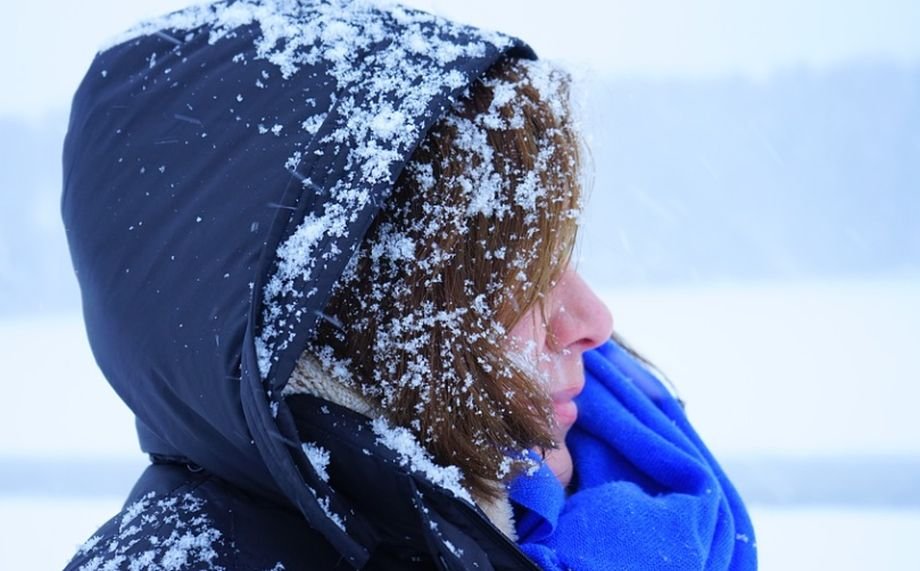 Mai mulți pasageri captivi într-un autobuz în Siberia au fost transformaţi de viscol în oameni de zăpadă - VIDEO