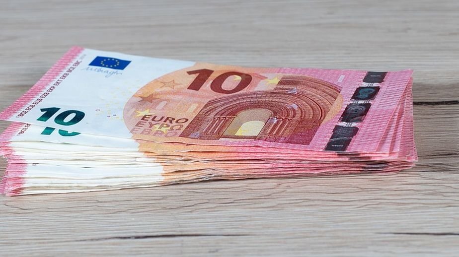 CURS VALUTAR 10 ianuarie 2020. Euro se apropie de 4,78 lei. Francul elveţian atinge un nivel record