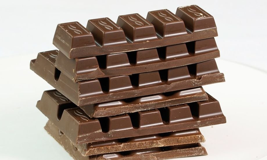 DIETĂ. Ciocolata neagră face minuni pentru siluetă