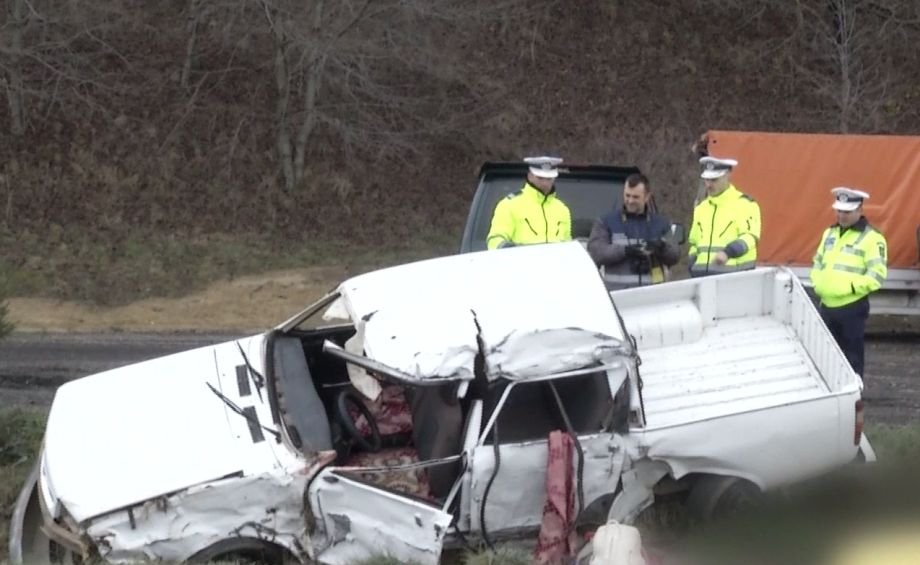 Tragedie pe o șosea din Dolj: Două persoane au murit şi alte şapte au fost rănite într-un accident rutier