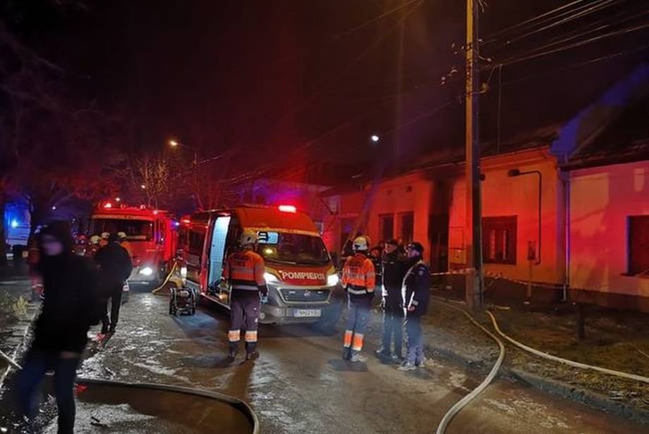 Mama copiilor arși de vii în incendiul din Timișoara, îngenuncheată de durere: S-au stins din viața mea...