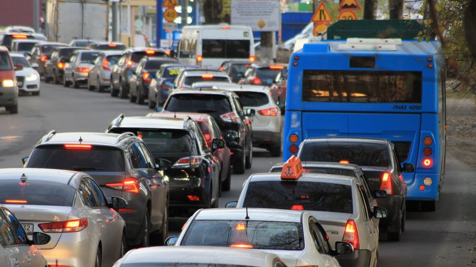 Veste-șoc pentru șoferii acestui oraș din România. Se interzice total circulația mașinilor sub Euro 4