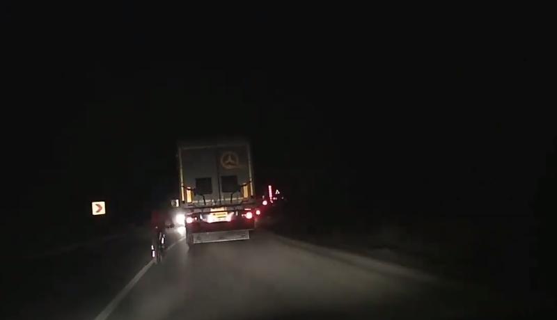 Se afla în trafic pe o stradă din Iași, când a văzut ceva neașteptat: „Asta-i mai idiot decât prevede legea” (FOTO) 640795