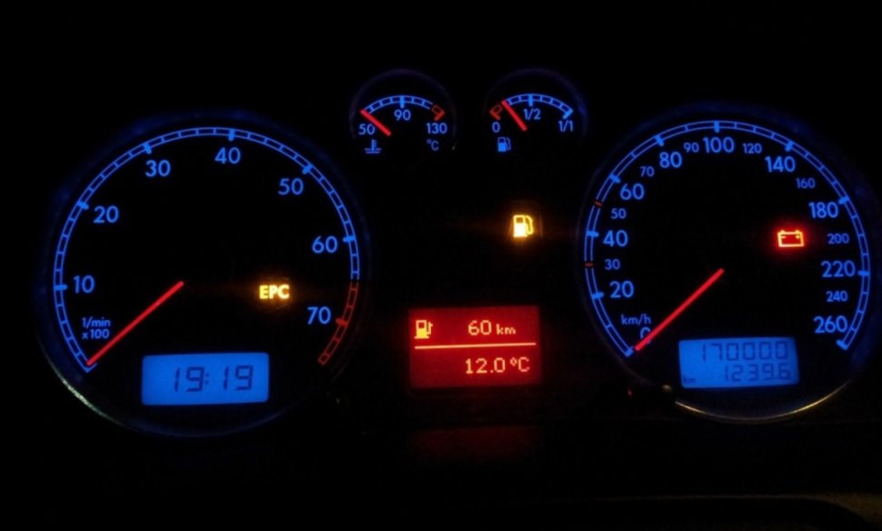 Iată cum afli kilometrii reali la o mașină din Grupul VAG (VW, Skoda, Seat, Audi)