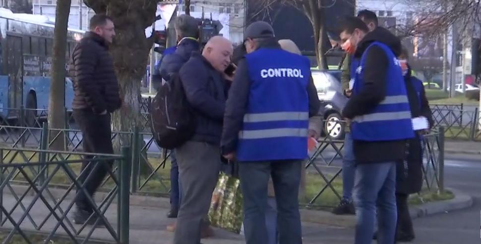 STB umple Bucureştiul de măşti de protecţie. Controlorii, prima linie în lupta împotriva răspândirii virusului gripal