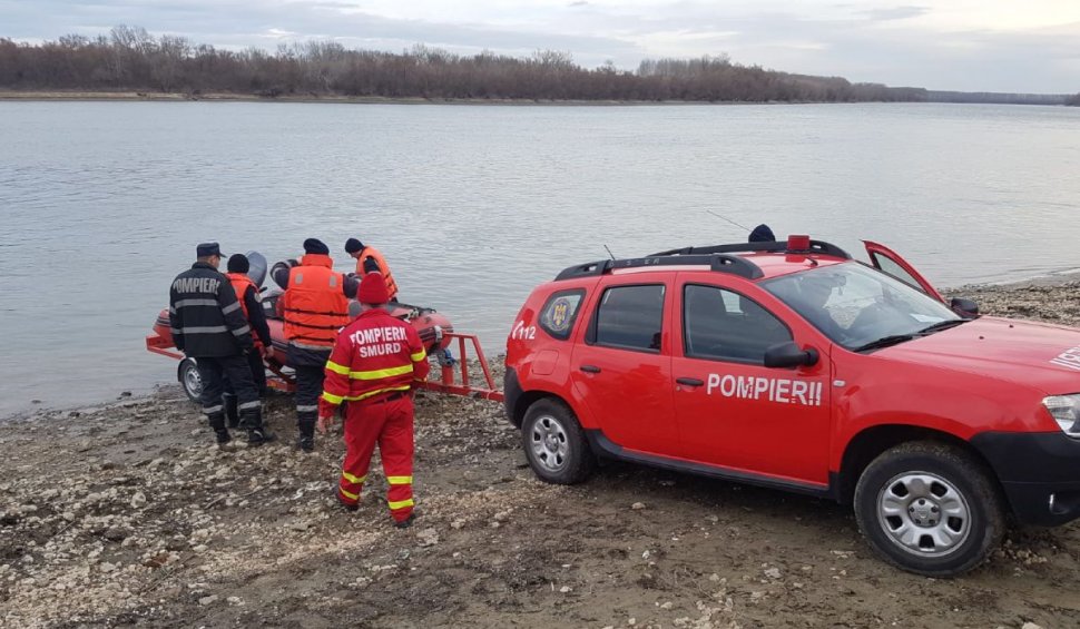 Doi bărbaţi s-au înecat în Dunăre, după ce s-au răsturnat cu barca, în Ialomiţa