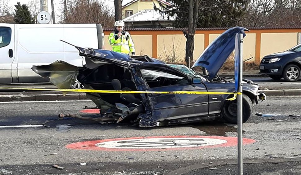 BMW rupt în două pe DN 1, accident înfiorător în zona Corbeanca