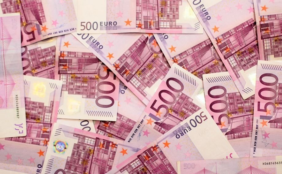 Avertisment de la Bruxelles: România are două luni să transpună noua directivă privind combaterea spălării banilor