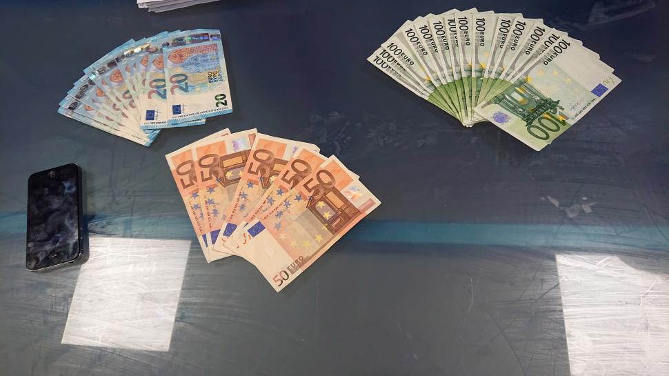 O româncă a trăit 9 luni de coșmar în Italia. A fost sechestrată, drogată și obligată să se prostitueze 643929