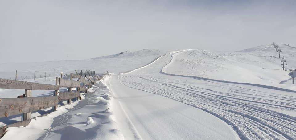 În Capitală sunt temperaturi de primăvară, la Sinaia - strat gros de zăpadă - GALERIE FOTO 644216