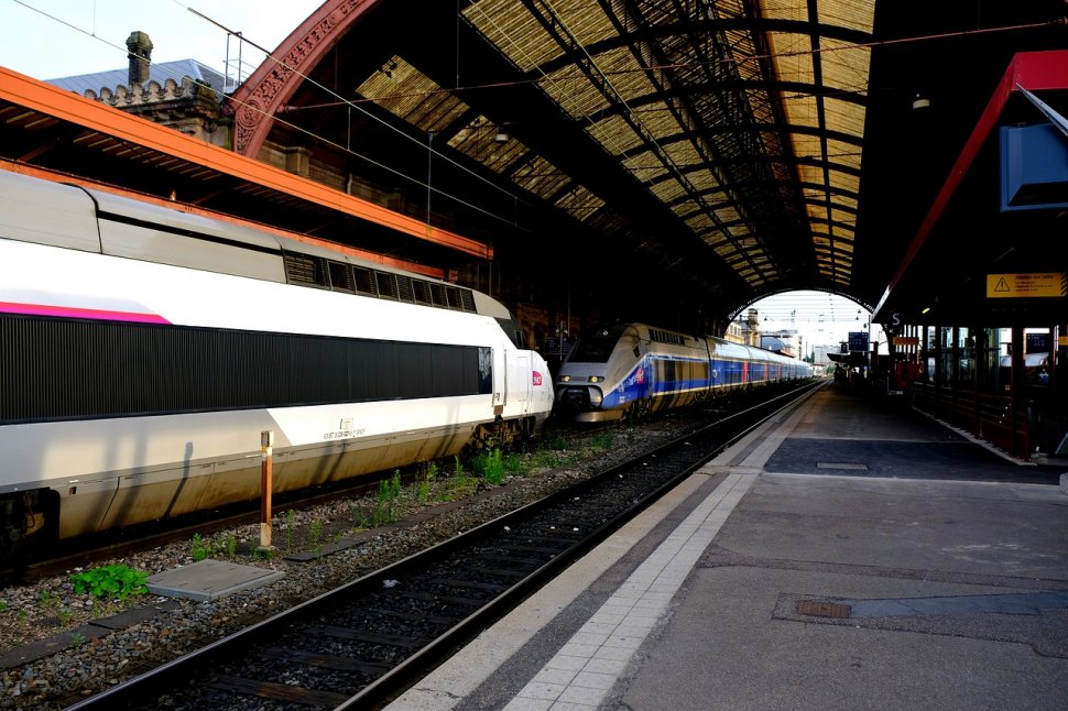 O grupare de români a băgat spaima în autoritățile franceze. A furat 38 tone de metale de pe căile ferate din Franța
