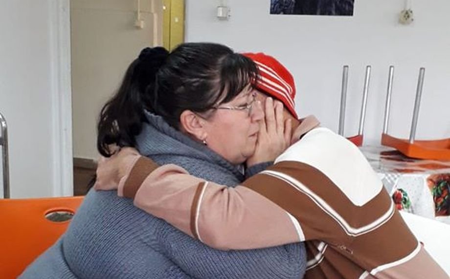 O mamă și fiul ei s-au regăsit după 19 ani. Povestea a stârnit sute de reacții (FOTO)