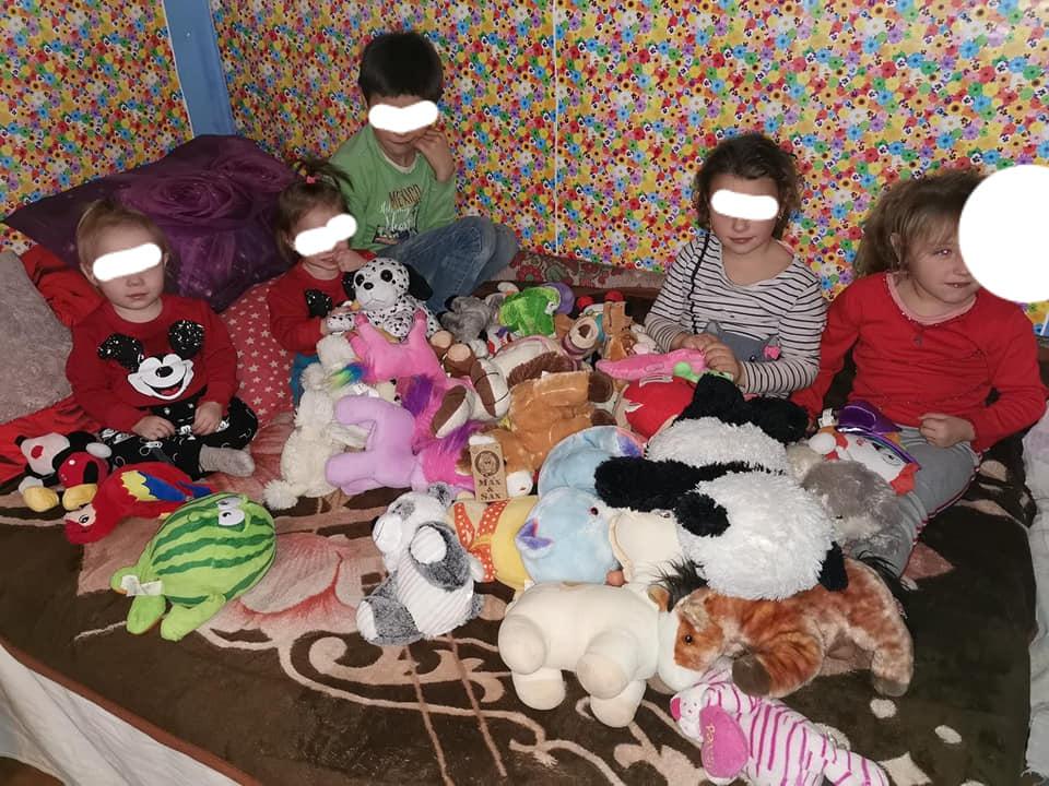 Povestea lui Florin, copilul premiant care are grijă de patru surori, în Botoşani 645681