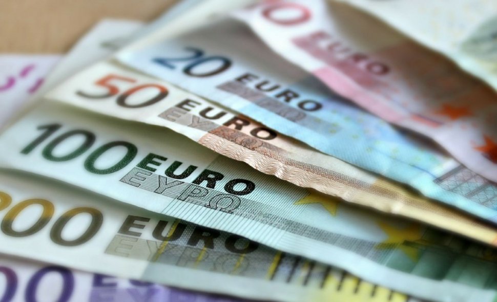 Euro a depășit pragul de 4,8 lei, fiind cea mai mare cotație din istorie. Explicațiile purtătorului de cuvânt al BNR