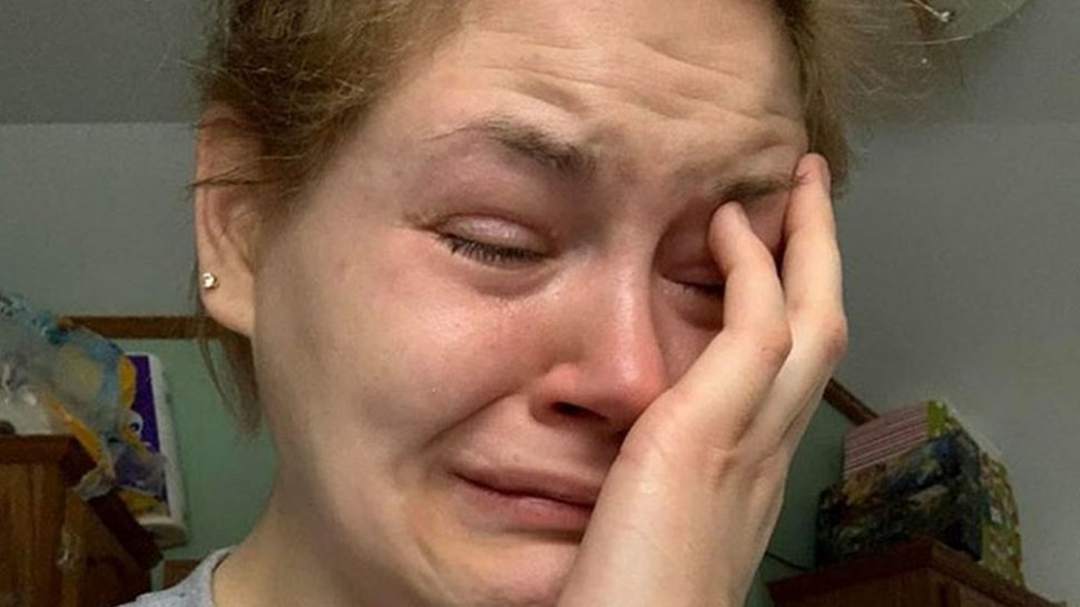 O mămică își strigă disperarea: „Te încui în baie și țipi într-un prosop în timp ce lacrimile îți curg pe obraji”