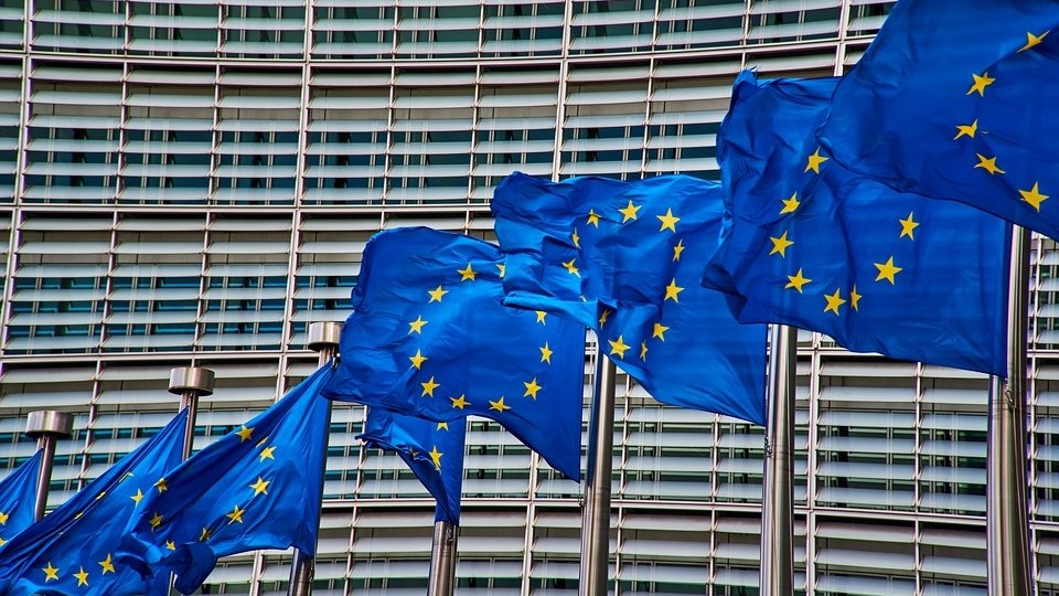 Comisia Europeană a aprobat suma de 251 de milioane de euro pentru salvarea Complexului Energetic Oltenia