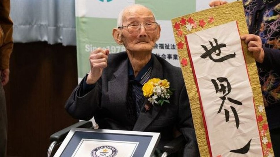 A murit cel mai bătrân bărbat din lume, la 112 ani