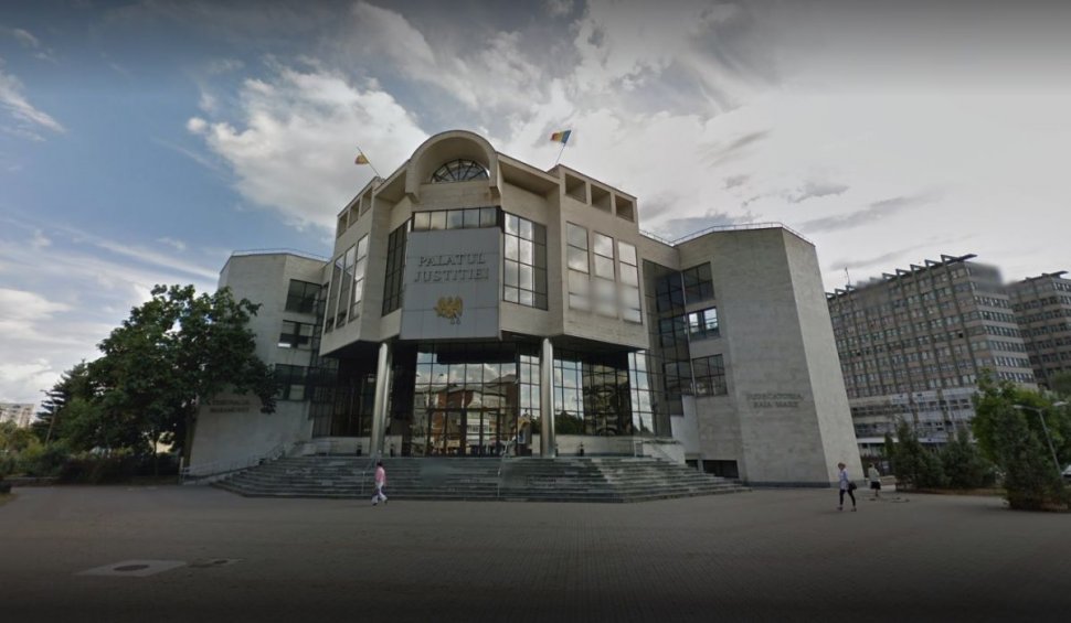 Palatul de Justiţie din Baia Mare, evacuat din cauza unui plic cu un praf alb