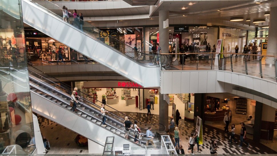 Amenințare cu bombă la un mall din Capitală