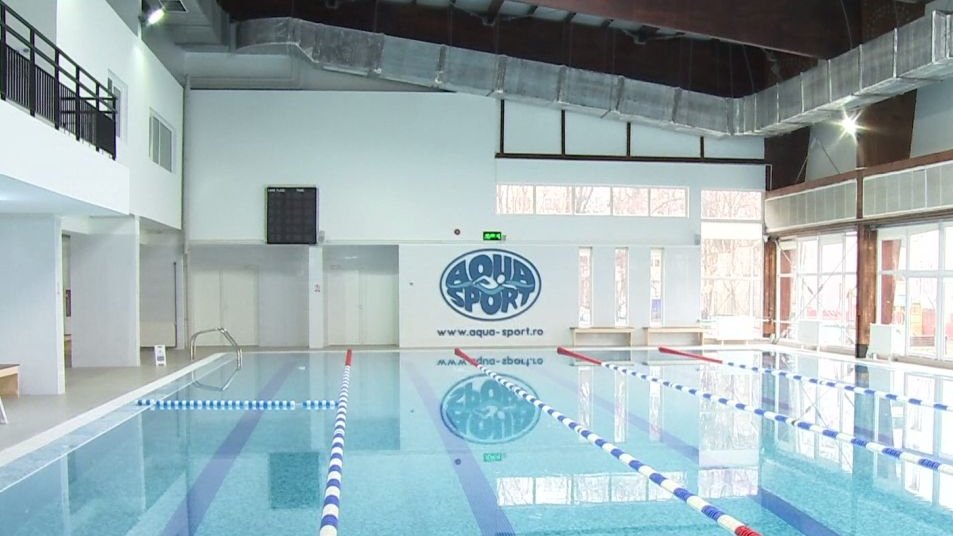 Cursuri gratuite de înot pentru sute de elevi din Bucureşti