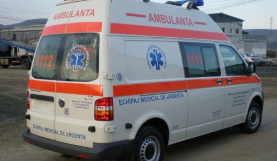 Un copil de doi ani a căzut de la etajul doi al unui bloc din Constanța