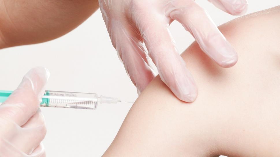 PSD: Vaccinarea obligatorie este o urgență pentru România