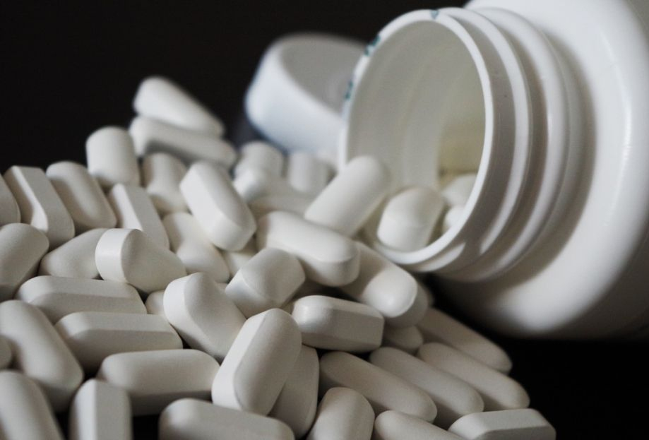PRIMER: 'Nu există motiv de îngrijorare cu privire la dispariția unor medicamente din farmacii'