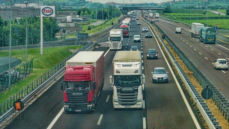Coronavirusul le dă fiori reci transportatorilor români: ''Nu avem ce face, trebuie să ducem marfa!''