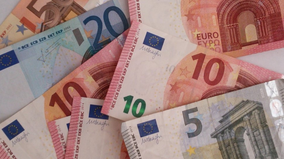 Euro lovește din nou! Un nou record anunțat de Banca Națională. Cei cu credite în euro vor fi puternic afectați