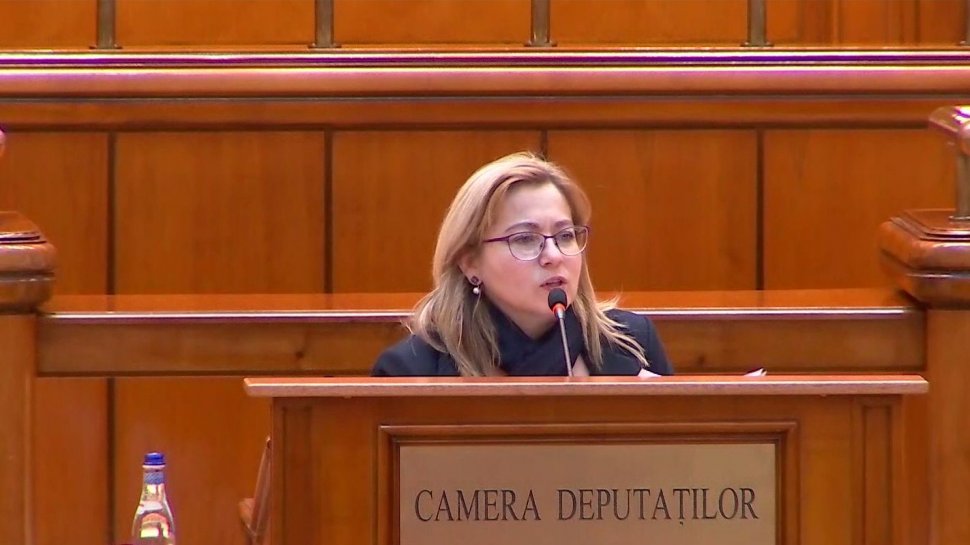 O deputată USR a făcut o glumă pe tema virusurilor, la tribuna Parlamentului