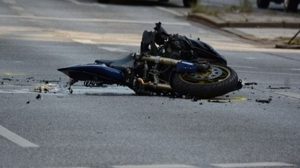 Accident grav în Capitală. Un motociclist a murit pe podul Mihai Bravu