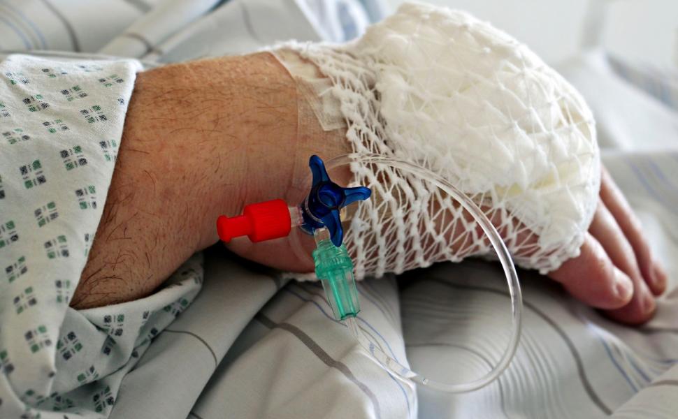Un bărbat cu simptomele infecţiei cu noul coronavirus a murit la Spitalul Județean de Urgență Pitești