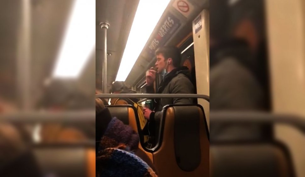 Filmat în timp ce împrăștie salivă în metrou. Teama de coronavirus ia amploare