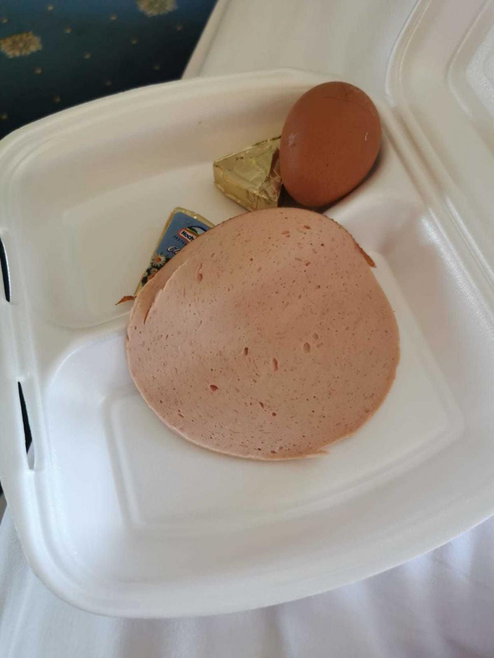 Româncă venită din Italia, carantină forțată în București: 'Am cerut apă, dar nimeni nu ne bagă în seamă' 650291