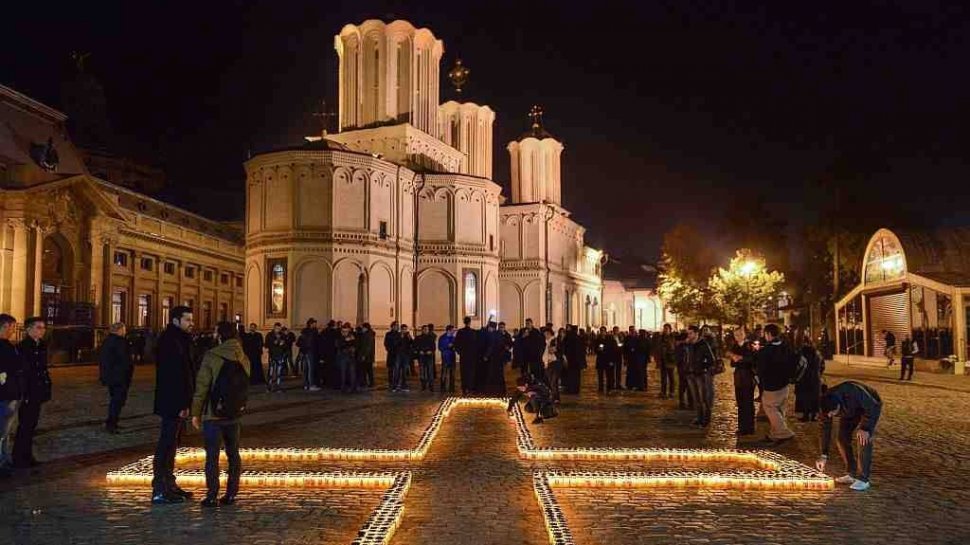 Biserica Ortodoxă Română a anunţat că va ține toate slujbele în aer liber. Vasile Bănescu: ''În mod cert, bisericile rămân deschise!"