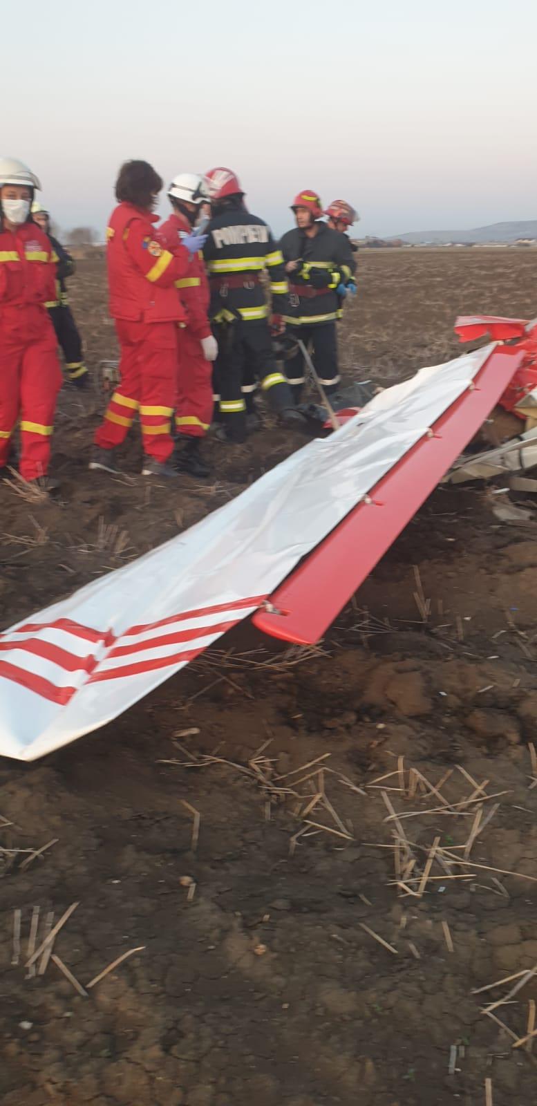 Un avion cu două persoane la bord s-a prăbușit în localitatea Șiria din Arad 651590