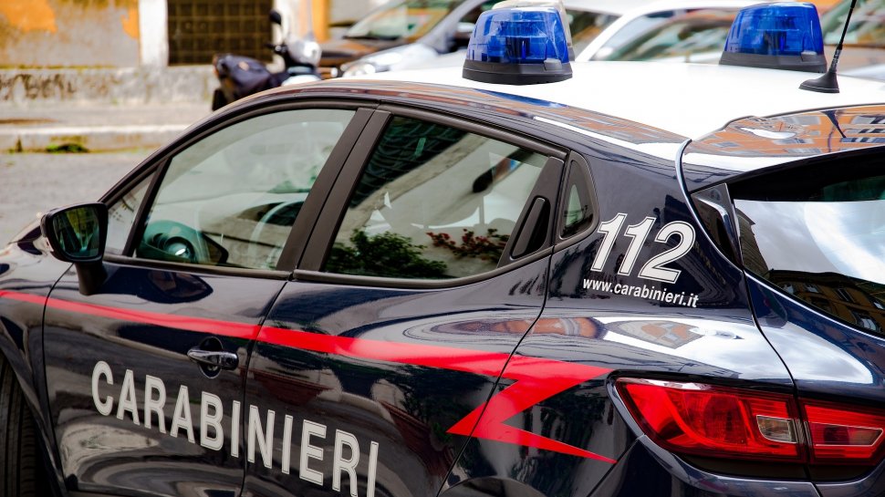 Un român a fost găsit mort în casă, în Italia. Cadavrul a fost ridicat cu măsuri drastice de protecție contra coronavirusului