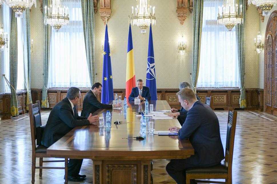 Președintele Klaus Iohannis, ședință cu Orban, Vela și Costache pe tema COVID - 19 652518